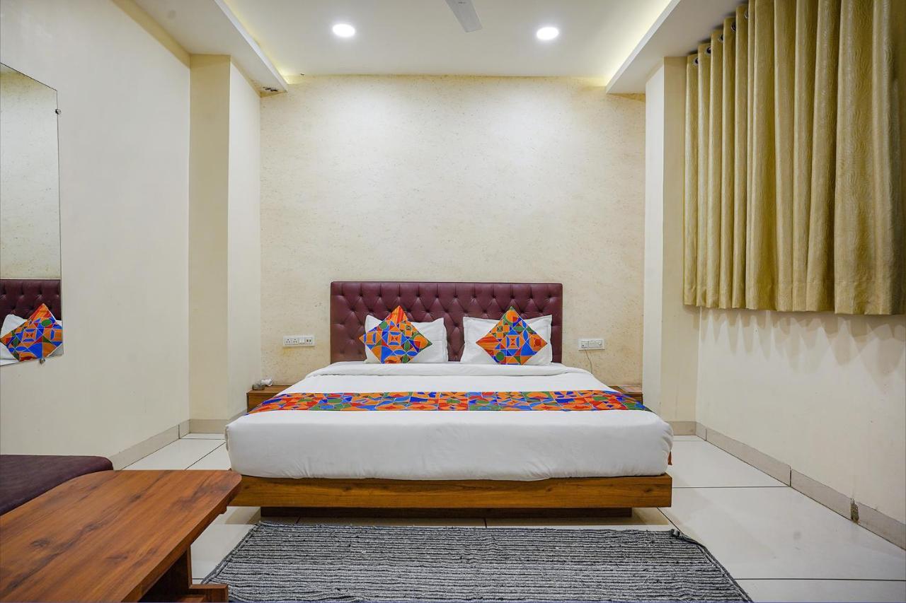 Fabhotel Sukh Vilas インドール エクステリア 写真