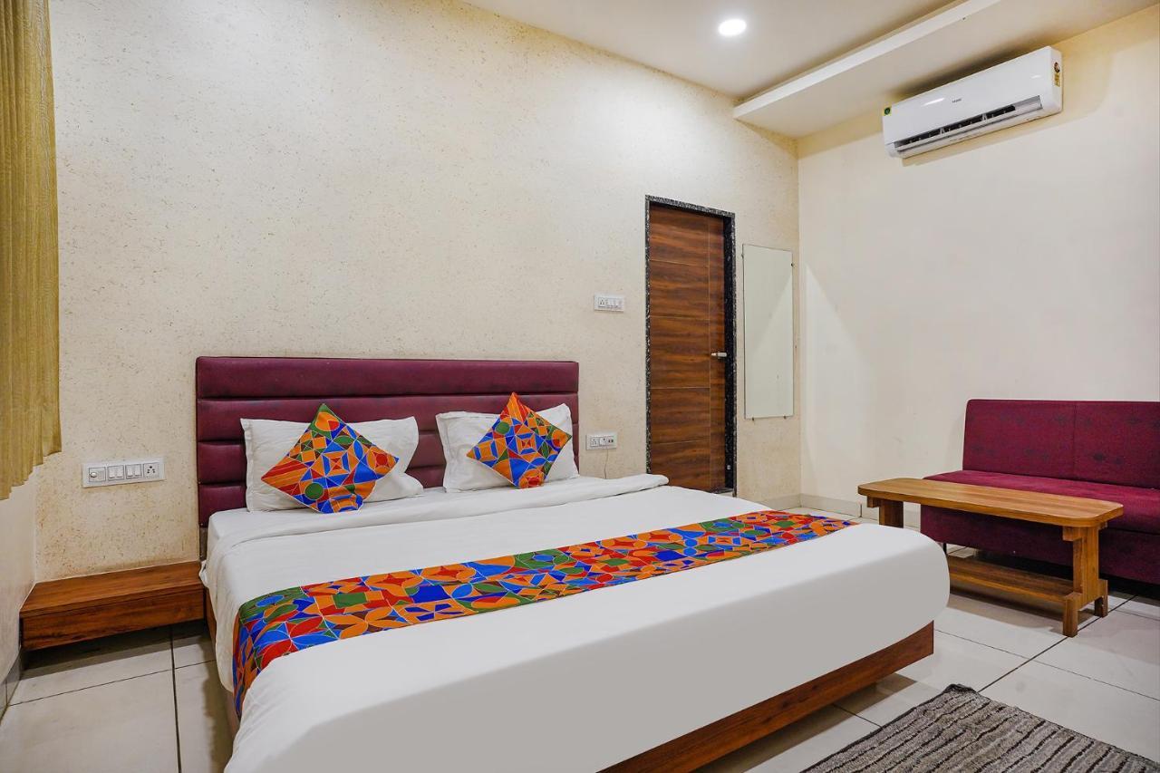 Fabhotel Sukh Vilas インドール エクステリア 写真